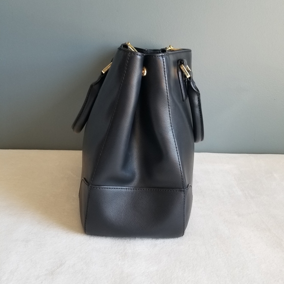 🌻SOLD🌻 Tory Burch Robinson Double Zip Handbag - Picture 9 of 16